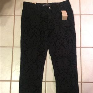 Levi Mid Rise Skinny Jeans